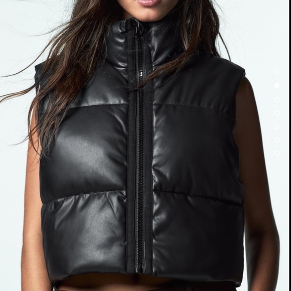 Zara Jackets & Blazers - Zara Women's Black Puffer Vest